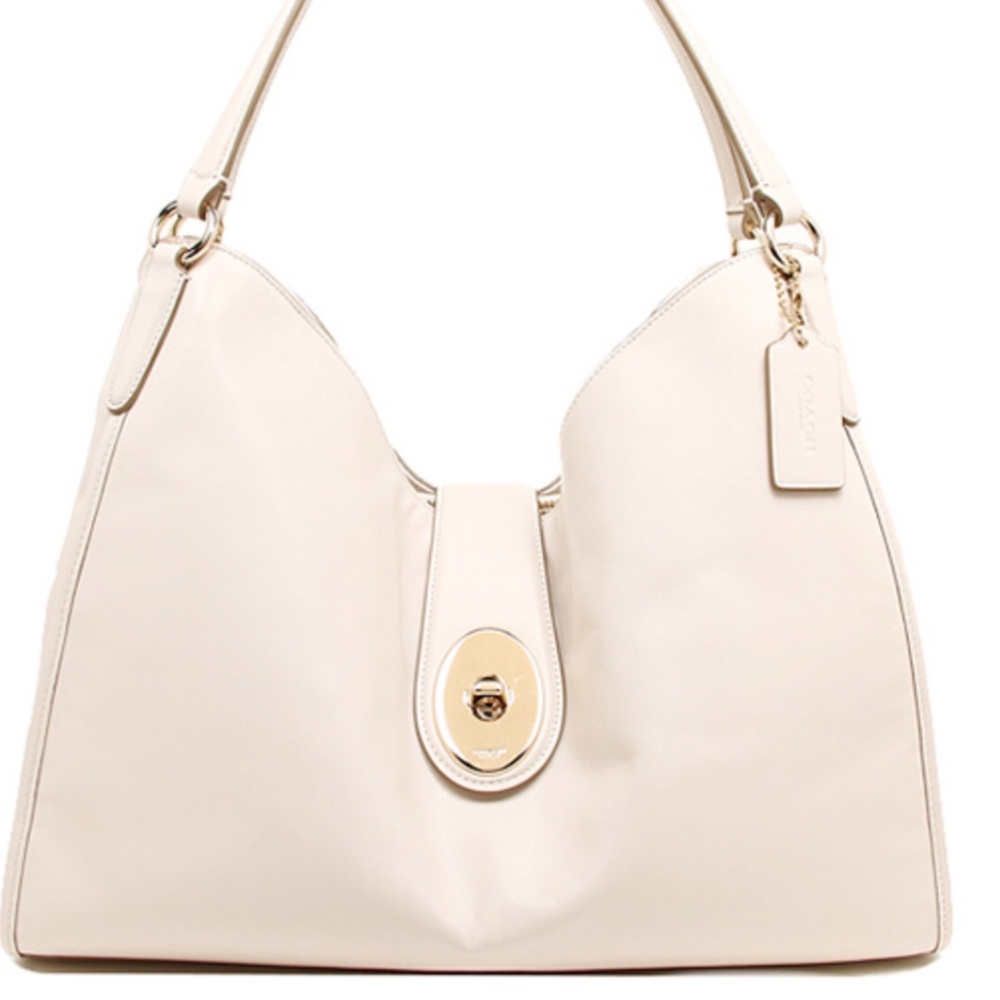 COACH CARLYLE SHOULDER BAG IN SMOOTH